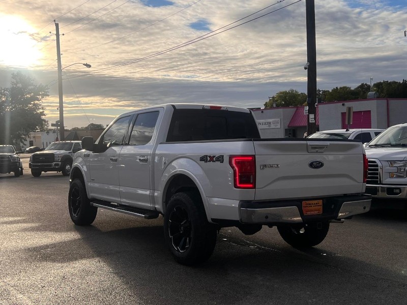 Ford F-150 Vehicle Full-screen Gallery Image 24