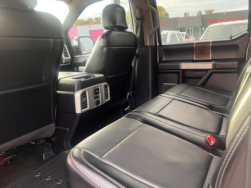 Ford F-150 Vehicle Full-screen Gallery Image 30