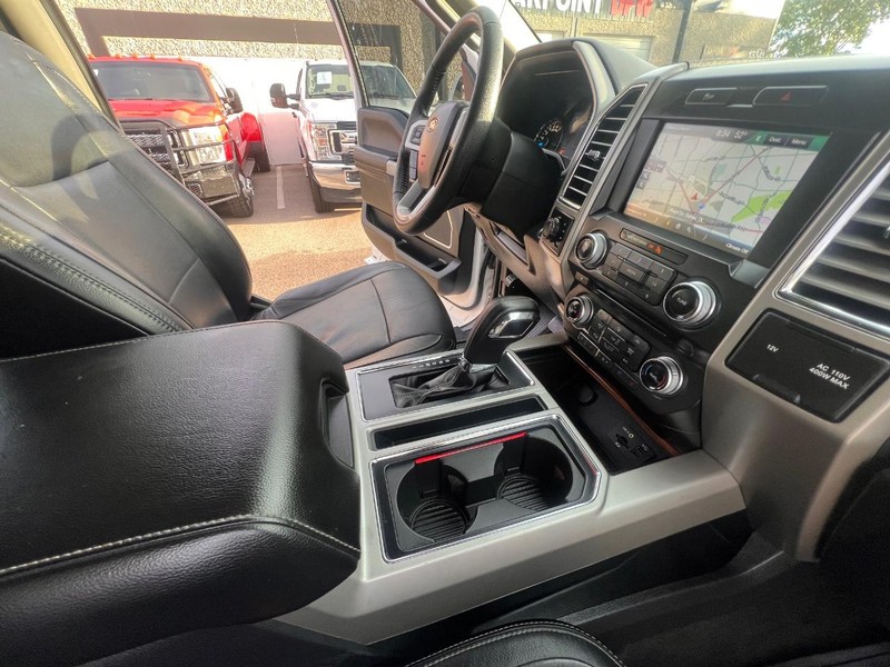 Ford F-150 Vehicle Full-screen Gallery Image 36