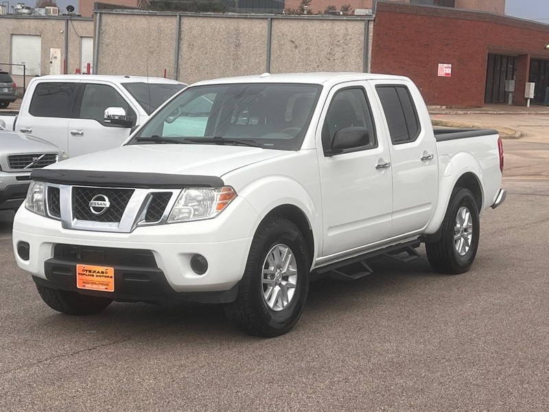Nissan Frontier Vehicle Full-screen Gallery Image 8