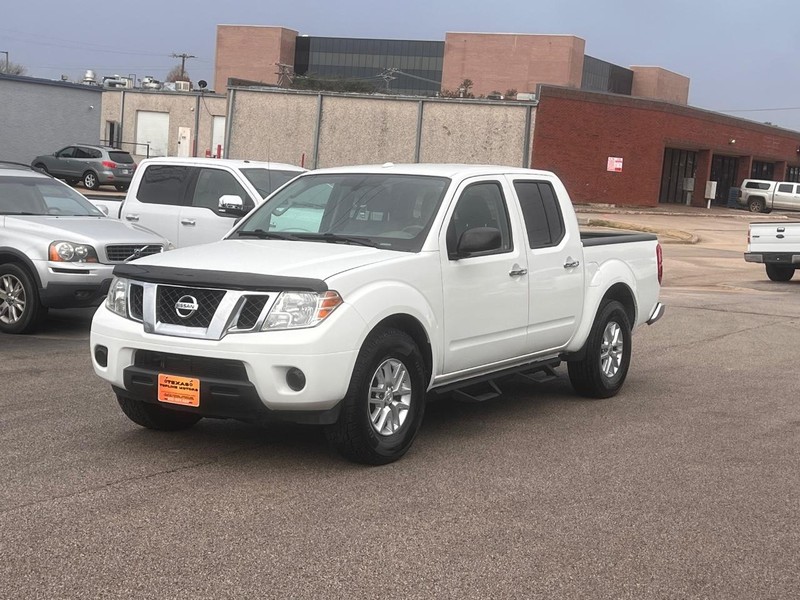 Nissan Frontier Vehicle Full-screen Gallery Image 9