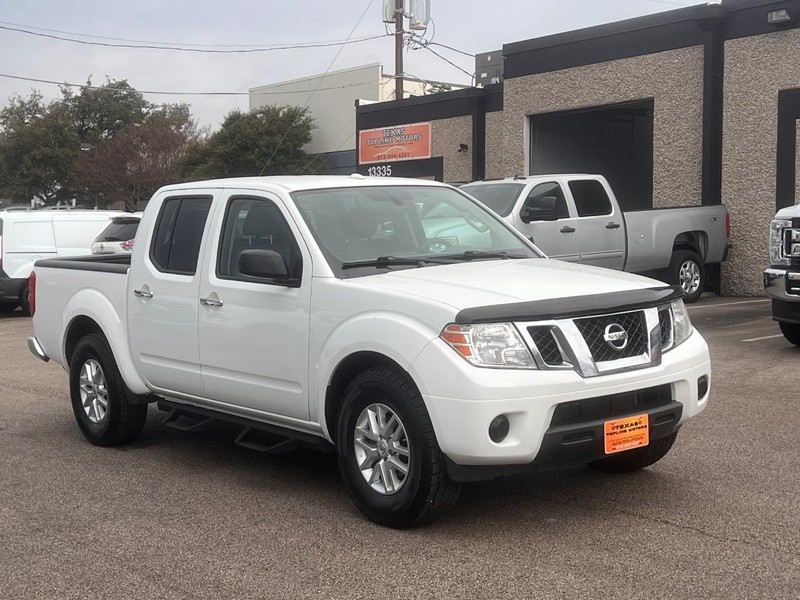 Nissan Frontier Vehicle Full-screen Gallery Image 10