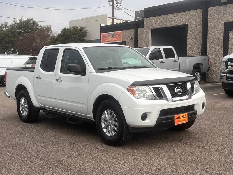 Nissan Frontier Vehicle Full-screen Gallery Image 11