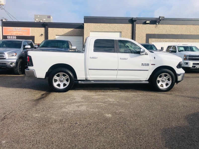 Ram 1500 Vehicle Full-screen Gallery Image 02