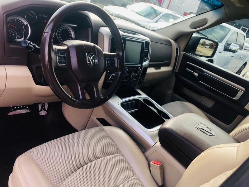 Ram 1500 Vehicle Full-screen Gallery Image 25