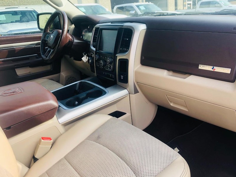 Ram 1500 Vehicle Full-screen Gallery Image 35