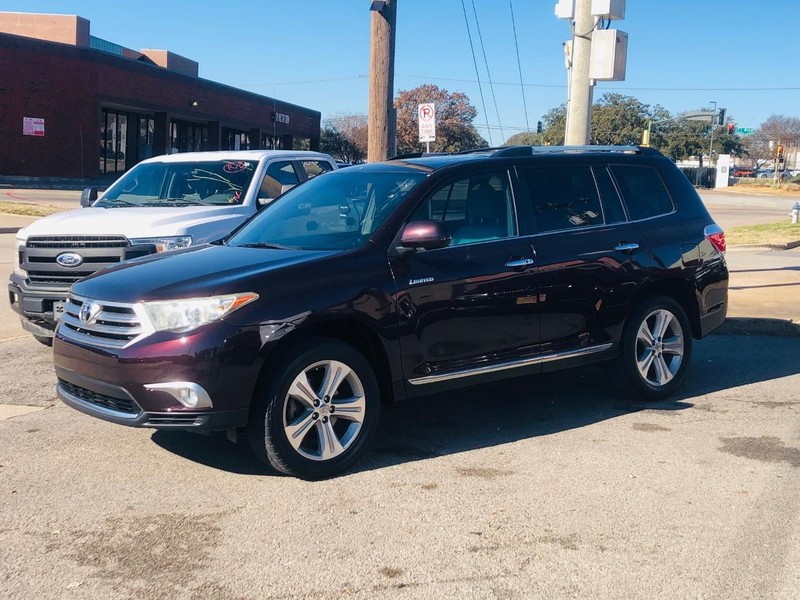 Toyota Highlander Vehicle Full-screen Gallery Image 09