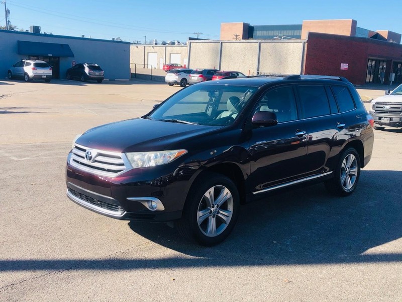 Toyota Highlander Vehicle Full-screen Gallery Image 14