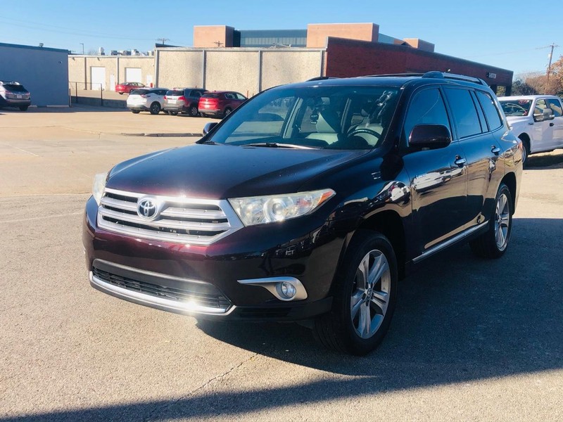 Toyota Highlander Vehicle Full-screen Gallery Image 17