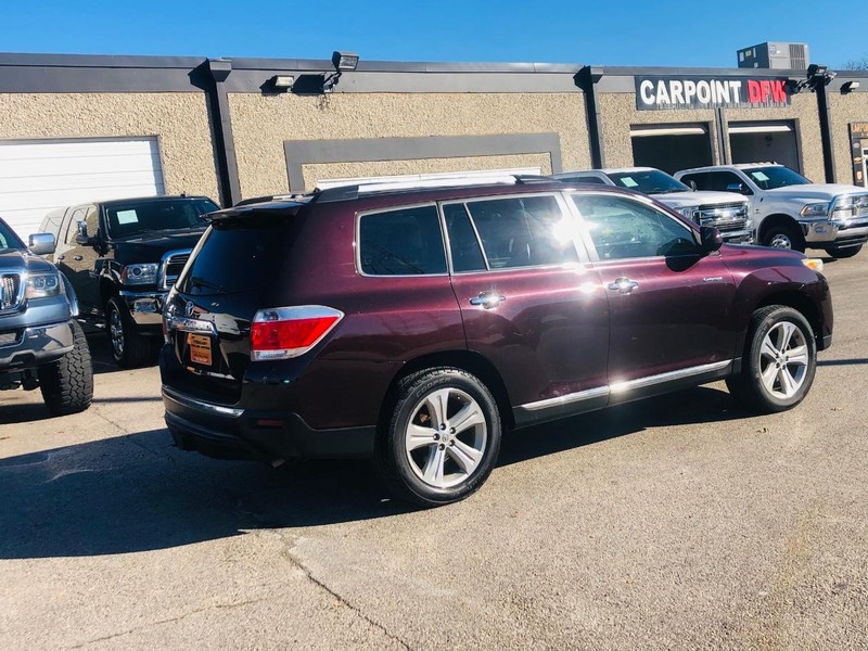 Toyota Highlander Vehicle Full-screen Gallery Image 18