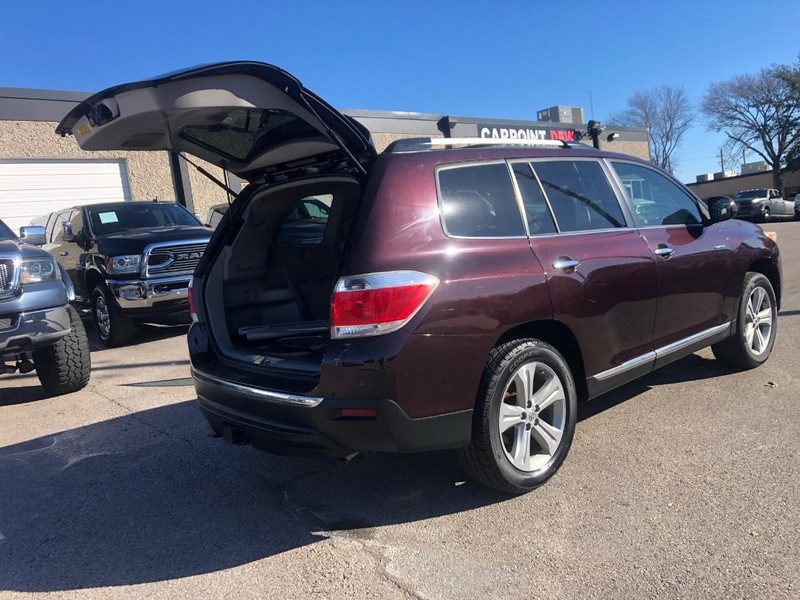 Toyota Highlander Vehicle Full-screen Gallery Image 20