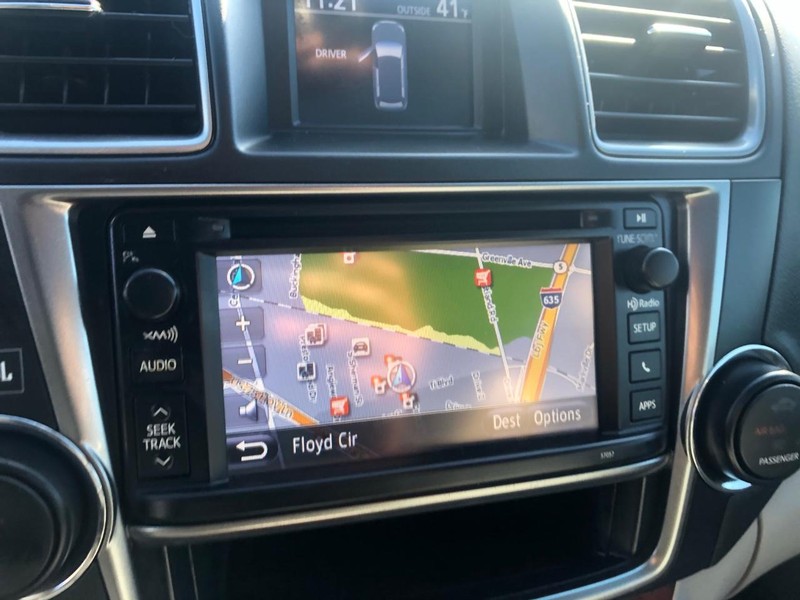 Toyota Highlander Vehicle Full-screen Gallery Image 44