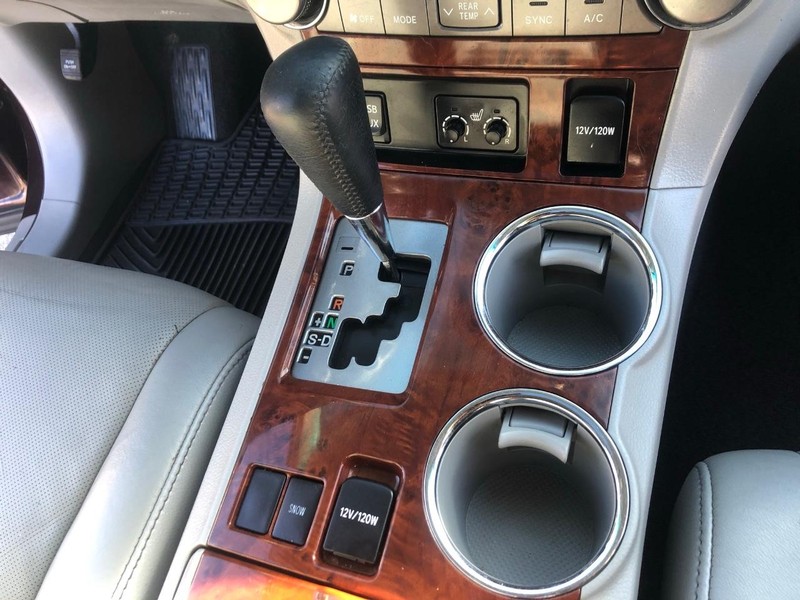 Toyota Highlander Vehicle Full-screen Gallery Image 53