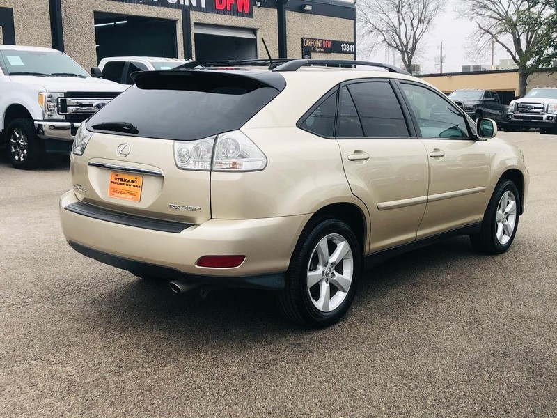 Lexus RX 330 Vehicle Full-screen Gallery Image 08