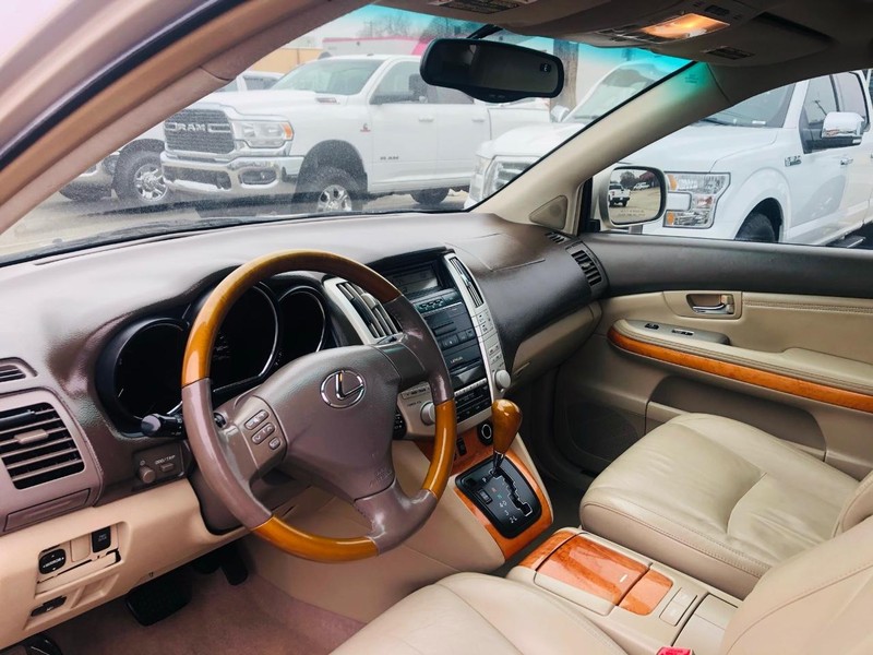 Lexus RX 330 Vehicle Full-screen Gallery Image 14