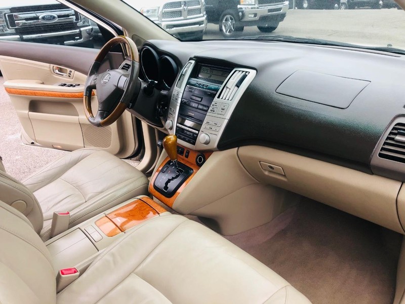 Lexus RX 330 Vehicle Full-screen Gallery Image 23