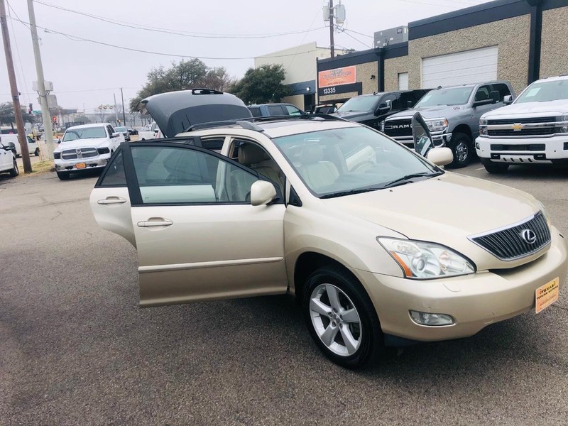 Lexus RX 330 Vehicle Full-screen Gallery Image 30