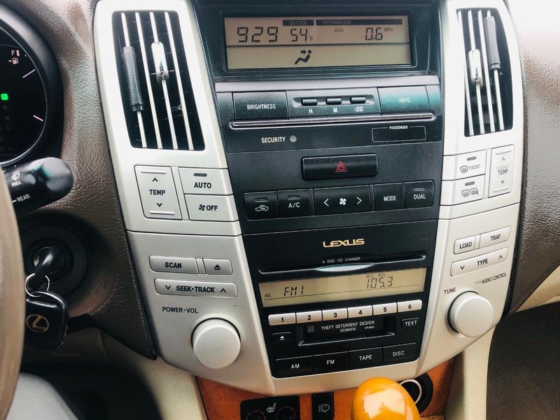 Lexus RX 330 Vehicle Full-screen Gallery Image 37