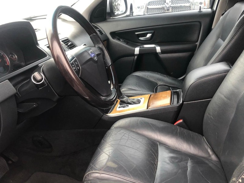 Volvo XC90 Vehicle Full-screen Gallery Image 10