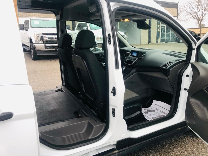 Ford Transit Connect Van Vehicle Full-screen Gallery Image 17