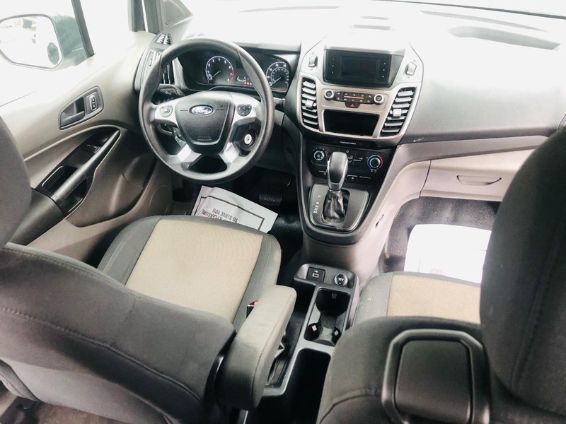 Ford Transit Connect Van Vehicle Full-screen Gallery Image 22