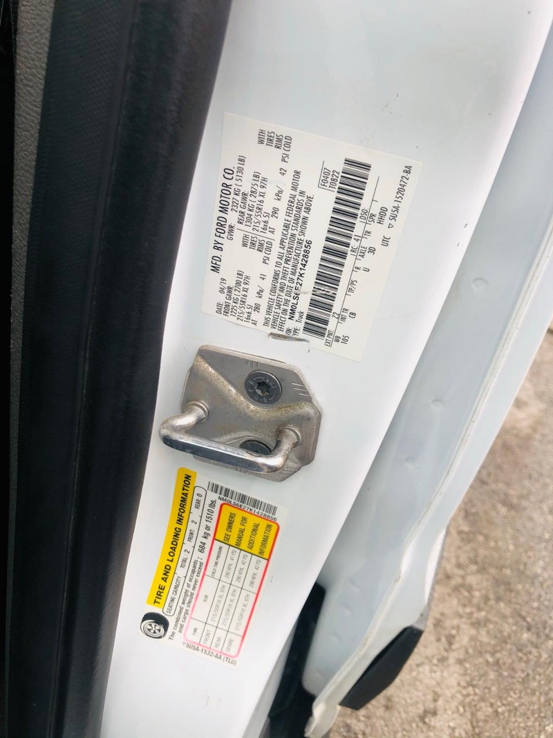 Ford Transit Connect Van Vehicle Full-screen Gallery Image 28