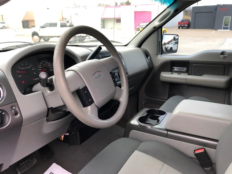 Ford F-150 Vehicle Full-screen Gallery Image 16