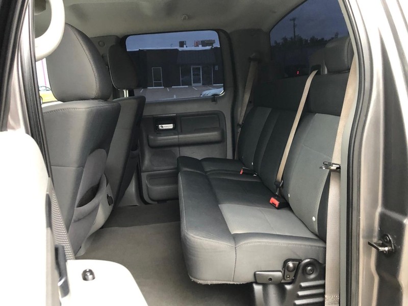 Ford F-150 Vehicle Full-screen Gallery Image 20