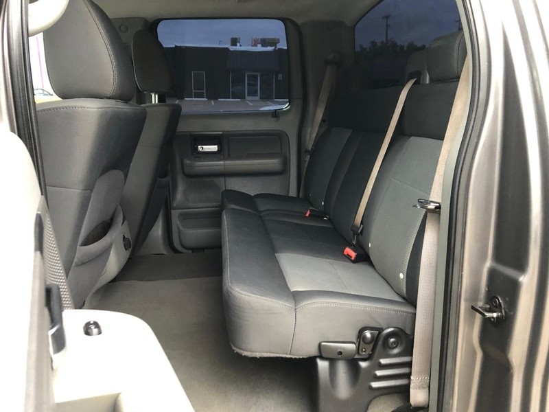 Ford F-150 Vehicle Full-screen Gallery Image 21