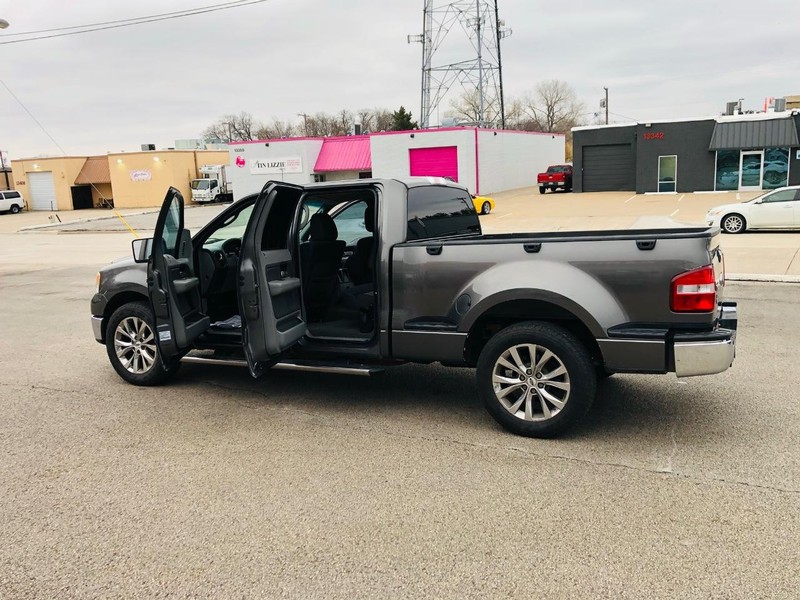 Ford F-150 Vehicle Full-screen Gallery Image 31