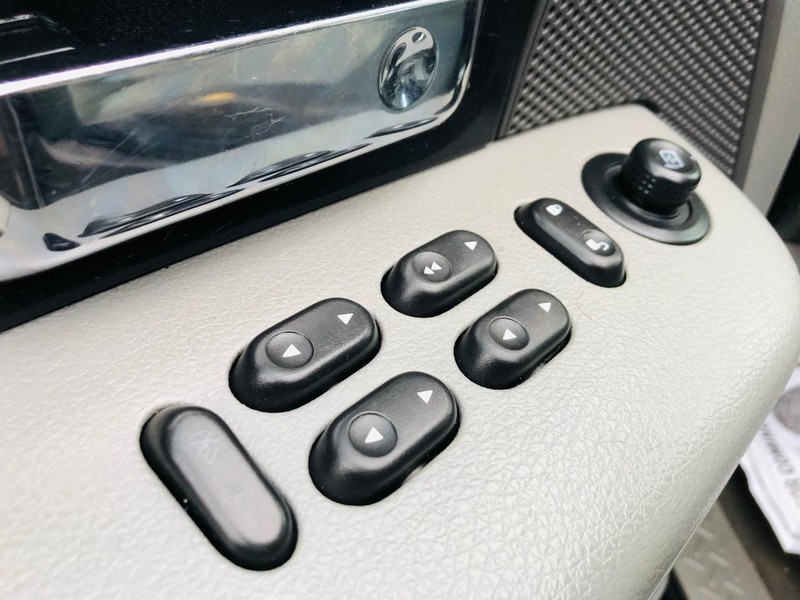 Ford F-150 Vehicle Full-screen Gallery Image 33