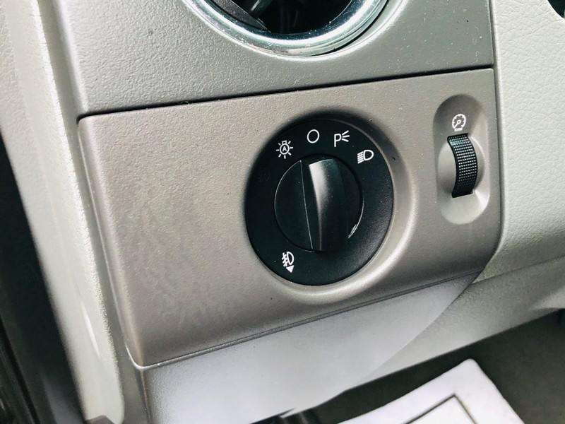 Ford F-150 Vehicle Full-screen Gallery Image 35