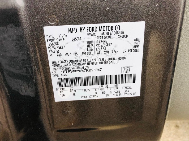 Ford F-150 Vehicle Full-screen Gallery Image 37