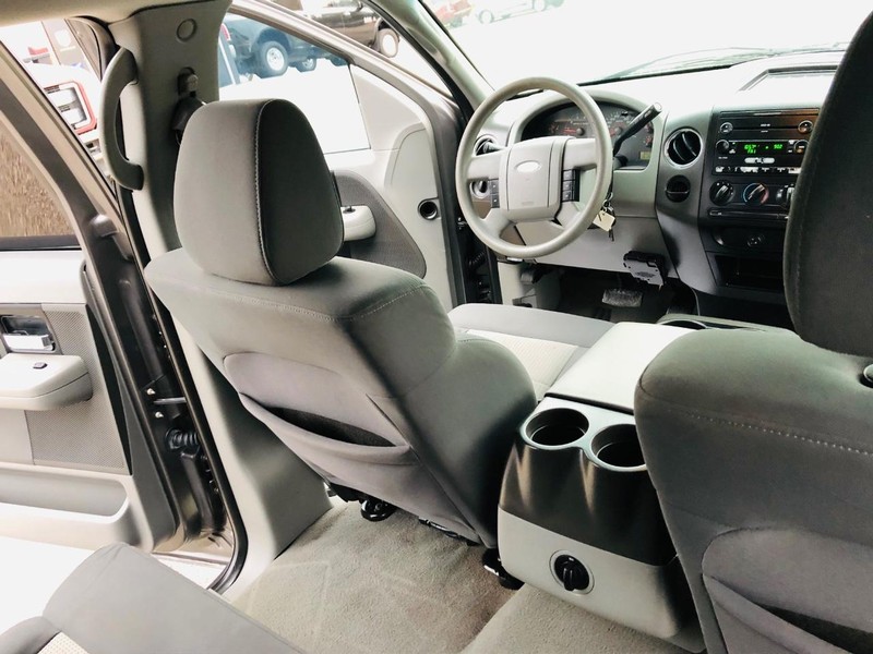 Ford F-150 Vehicle Full-screen Gallery Image 46