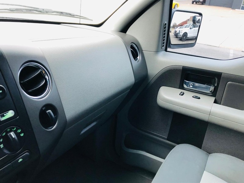 Ford F-150 Vehicle Full-screen Gallery Image 48