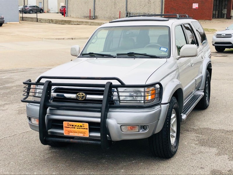Toyota 4Runner Vehicle Full-screen Gallery Image 3