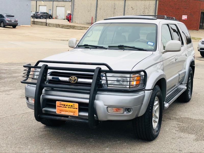 Toyota 4Runner Vehicle Full-screen Gallery Image 4