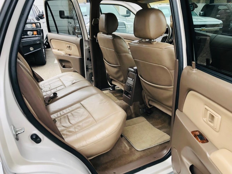 Toyota 4Runner Vehicle Full-screen Gallery Image 41