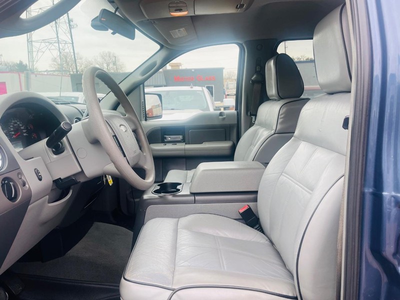 Ford F-150 Vehicle Full-screen Gallery Image 22