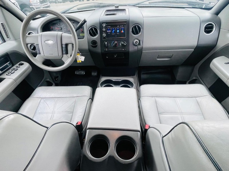 Ford F-150 Vehicle Full-screen Gallery Image 28
