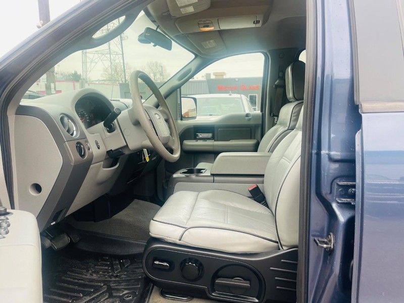 Ford F-150 Vehicle Full-screen Gallery Image 29