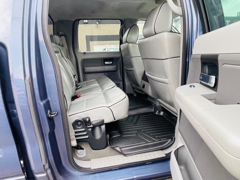 Ford F-150 Vehicle Full-screen Gallery Image 30