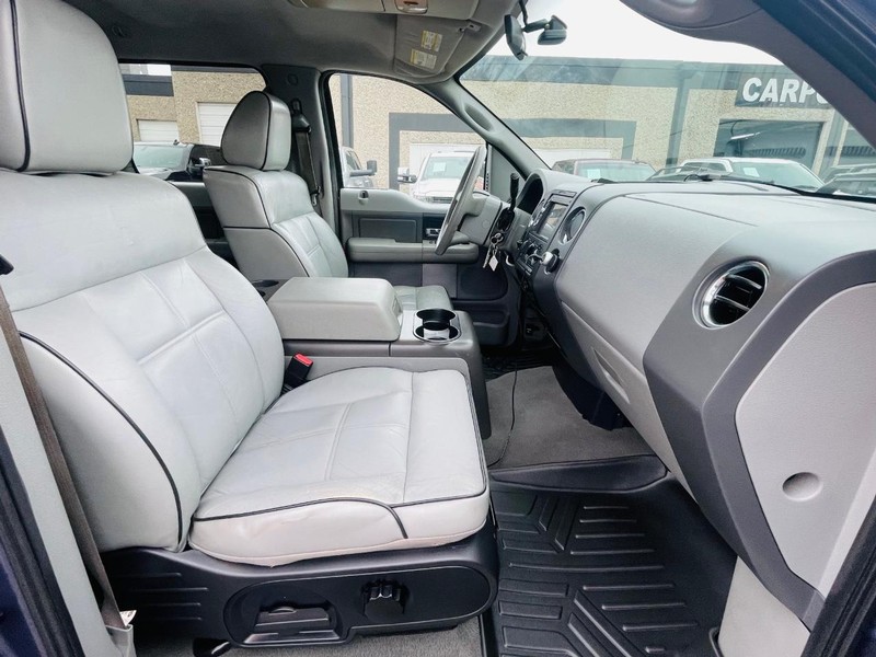 Ford F-150 Vehicle Full-screen Gallery Image 34