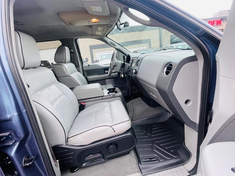 Ford F-150 Vehicle Full-screen Gallery Image 36