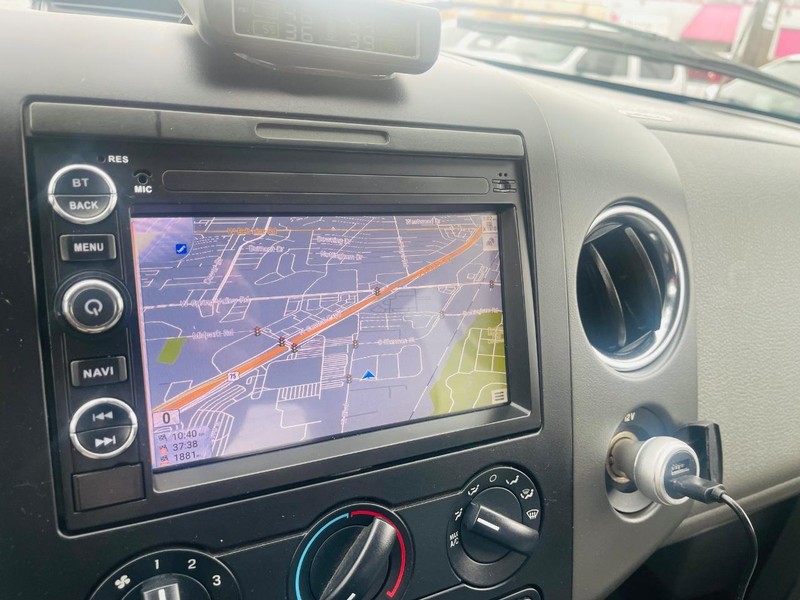 Ford F-150 Vehicle Full-screen Gallery Image 41