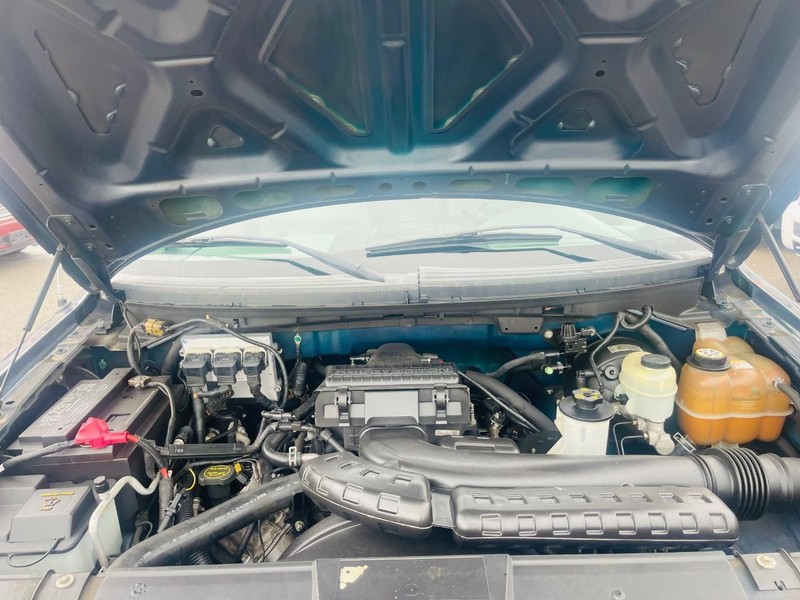 Ford F-150 Vehicle Full-screen Gallery Image 43