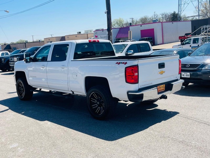 Chevrolet Silverado 1500 Vehicle Full-screen Gallery Image 09