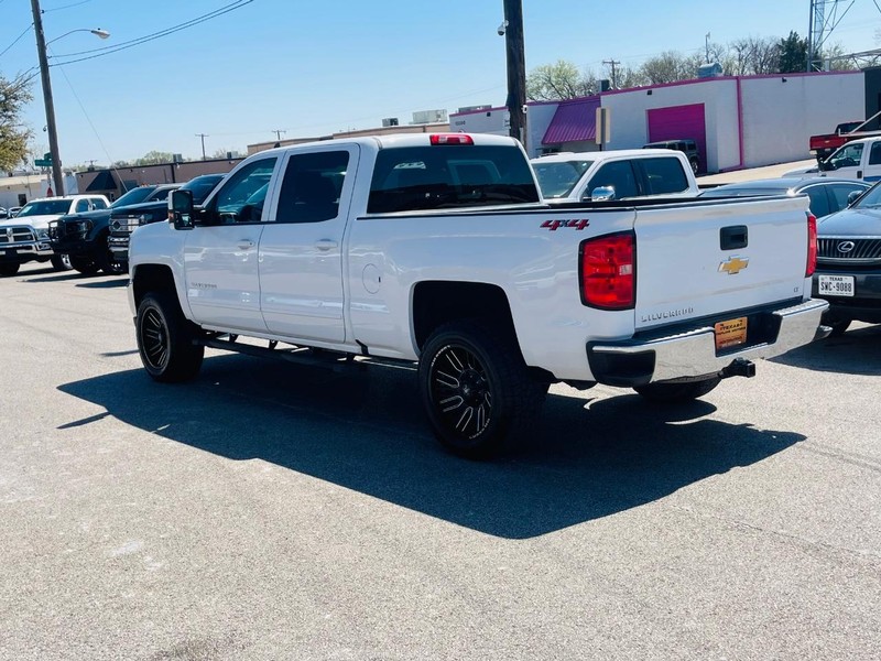 Chevrolet Silverado 1500 Vehicle Full-screen Gallery Image 10