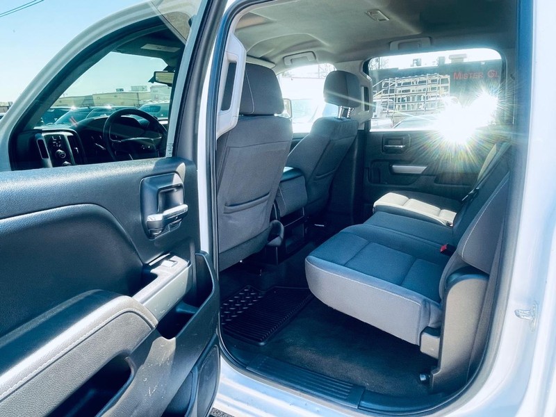 Chevrolet Silverado 1500 Vehicle Full-screen Gallery Image 18