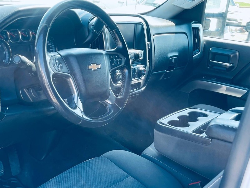 Chevrolet Silverado 1500 Vehicle Full-screen Gallery Image 20